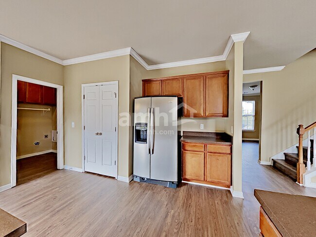 Building Photo - 1025 Addington Rd