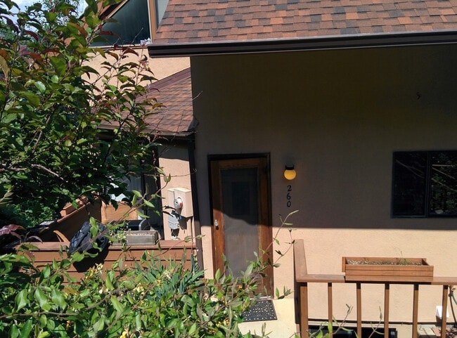 Building Photo - Peace & Quiet in West Boulder, 2nd & Spruc...