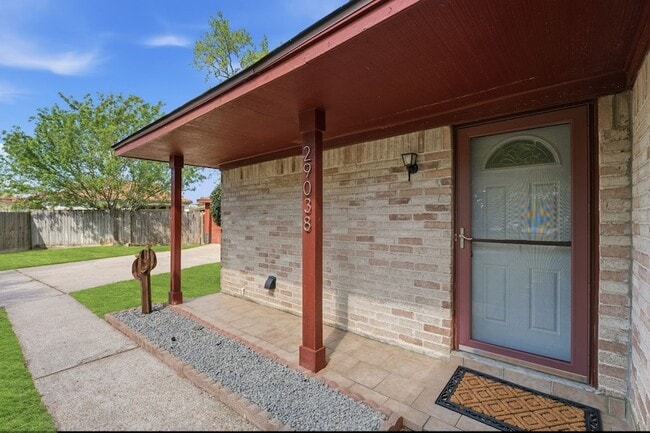 Building Photo - 29038 Deadwood Ln