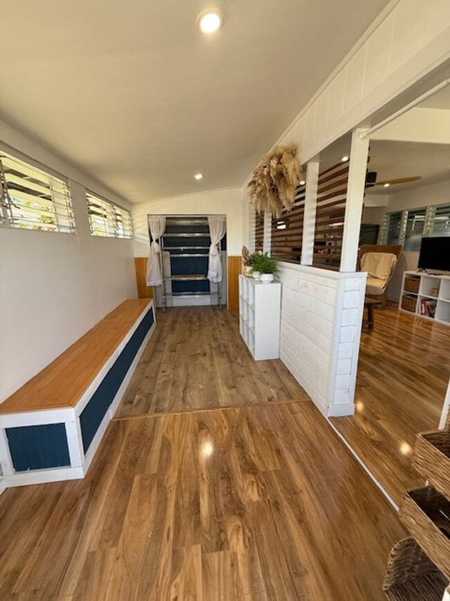 Building Photo - Kekaha - 1 Bedroom Apt for Rent