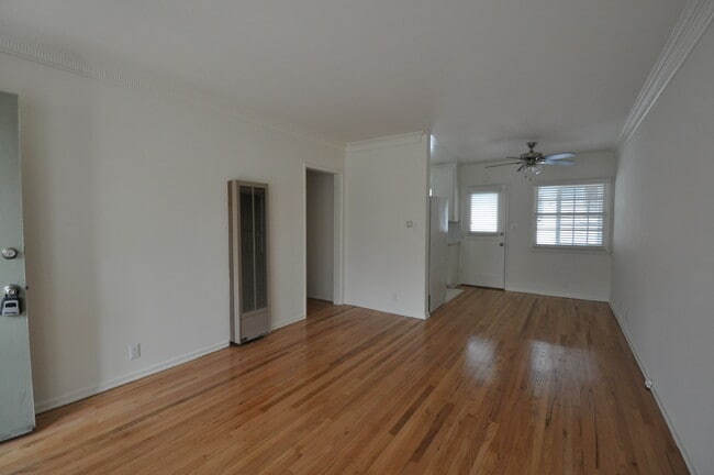 Building Photo - 1213 Orange Grove Ave