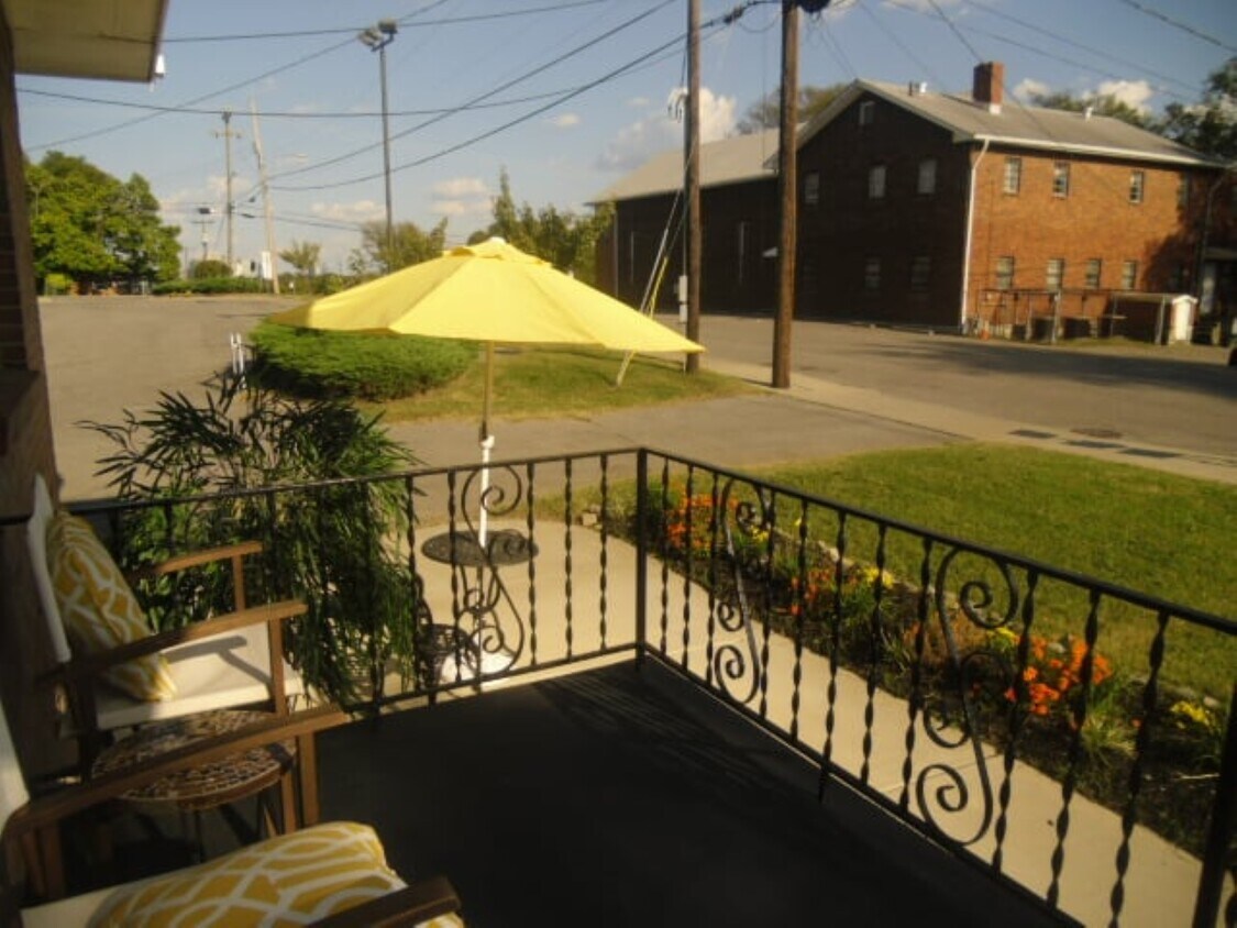 Foto principal - 3301 Batavia St