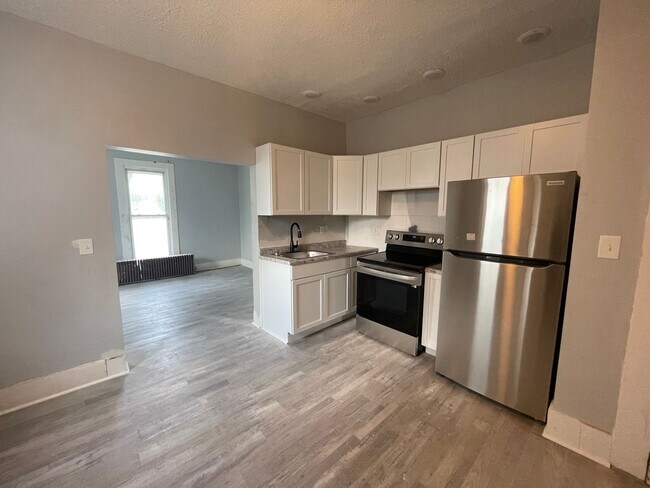 Building Photo - Apartments On Broadway I