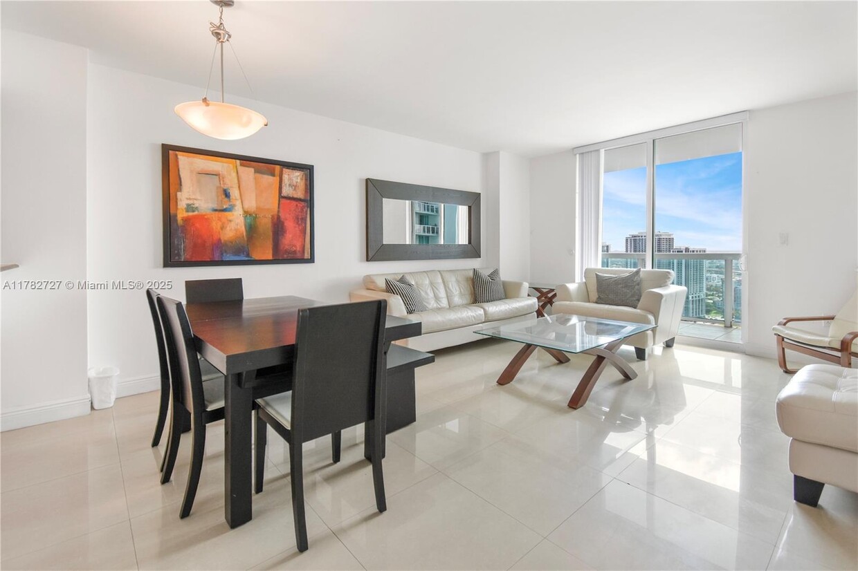 Primary Photo - 1800 N Bayshore Dr