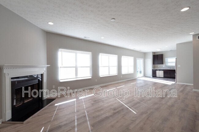 Building Photo - 7905 Housefinch Ln