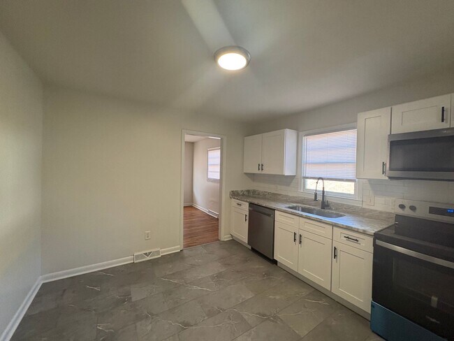 Foto del edificio - 702 W Fairfield Rd