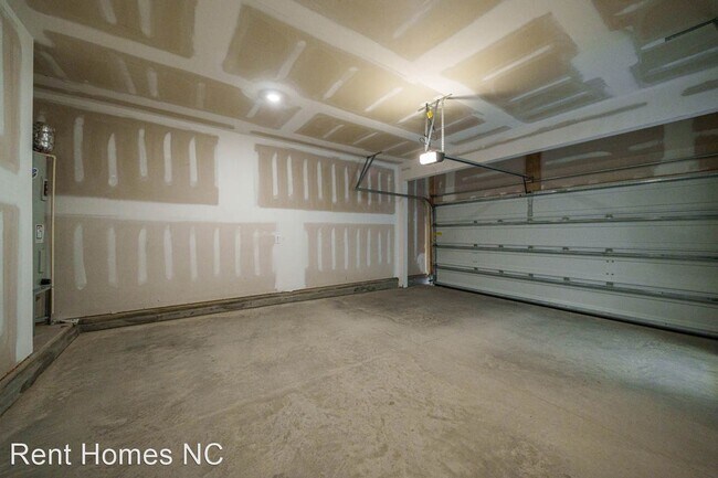 Building Photo - 3 br, 3.5 bath House - 2838 Hunter Woods Dr