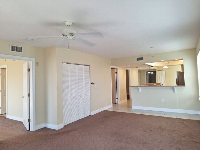 Building Photo - 3BR 3BA plus Garage- Bouchelle Island Condo!