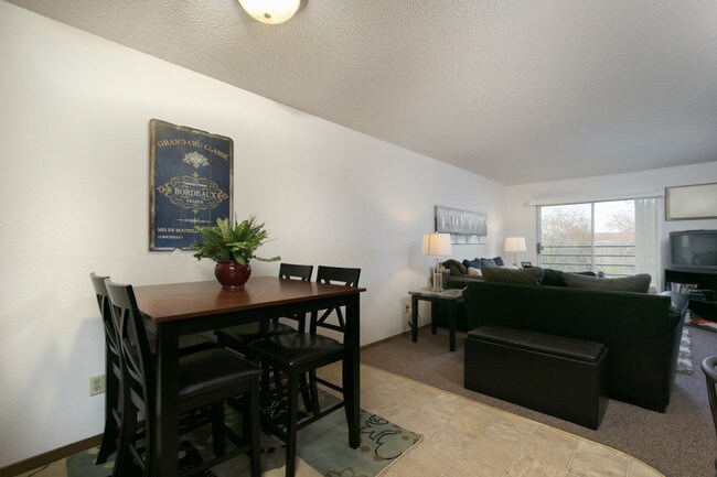 Área de comedor - CHARLAMAIN - Exceptional Living By SCSU