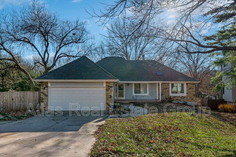 Primary Photo - 13915 Midland Dr