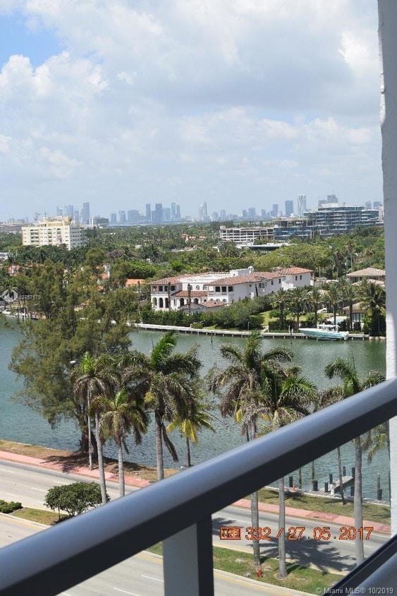 Primary Photo - 5005 Collins Ave