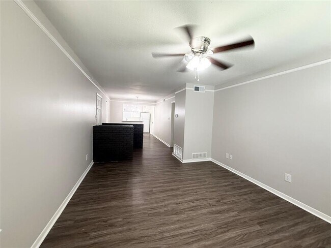Building Photo - 500 Willow Dr