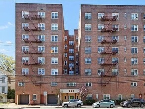 Building Photo - 245 Bronx River Rd