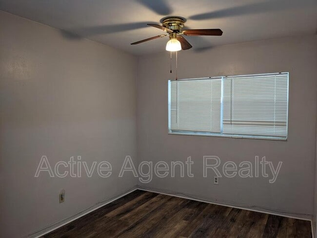 Building Photo - 454 S Hibiscus Ave