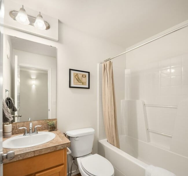 Foto del edificio - 1059 156th Ave NE