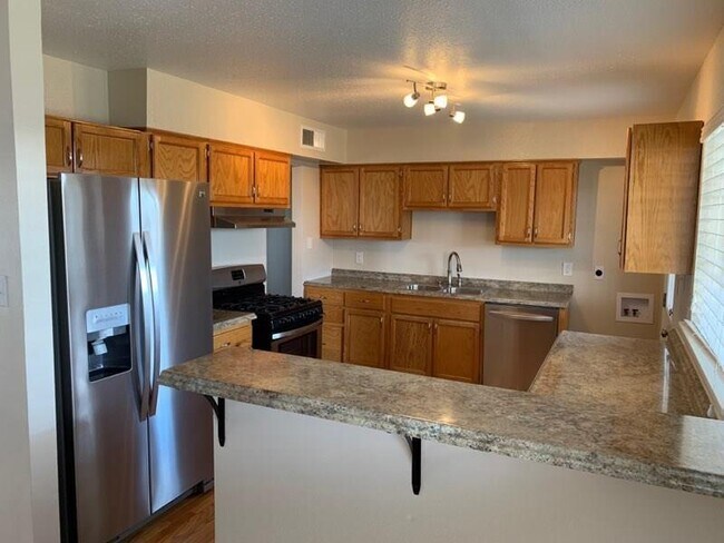 Building Photo - 6229 Cadiz St