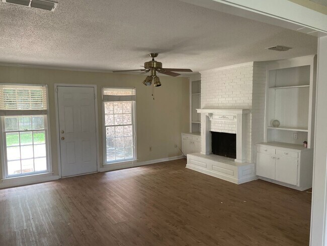 Foto del edificio - Nice 3/2 with bonus rm in Carriage Hills