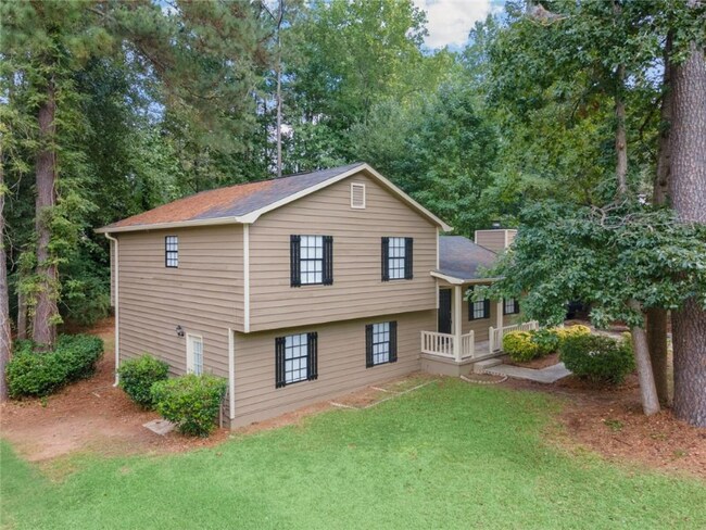Building Photo - 1347 Fairridge Cir SW