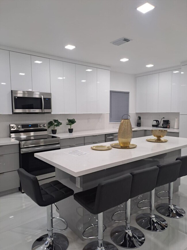 Foto del edificio - 1060 Tyler St