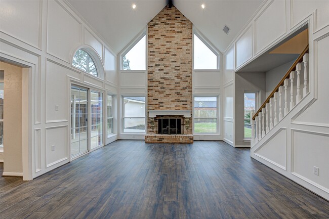 Foto del edificio - 3422 Mesquite Dr