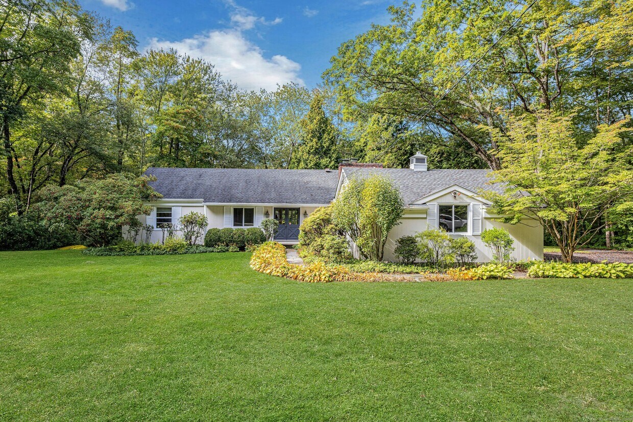 Foto principal - 261 Linden Tree Rd