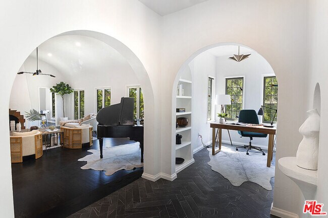 Foto del edificio - 306 N Orange Dr