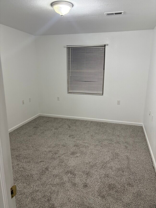 Foto del edificio - 2370 Old River Rd