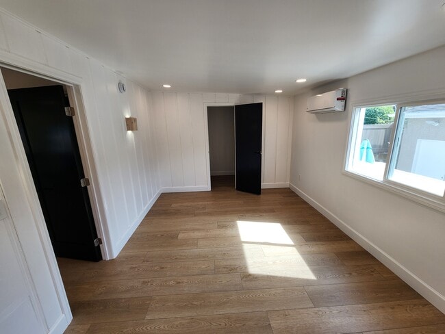 large bedroom - 4346 Melbourne Ave