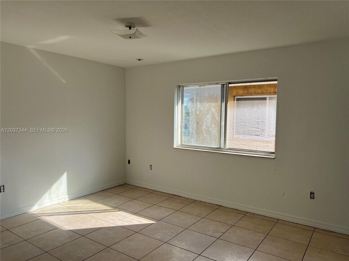 Foto del edificio - 7012 NW 6th Ct