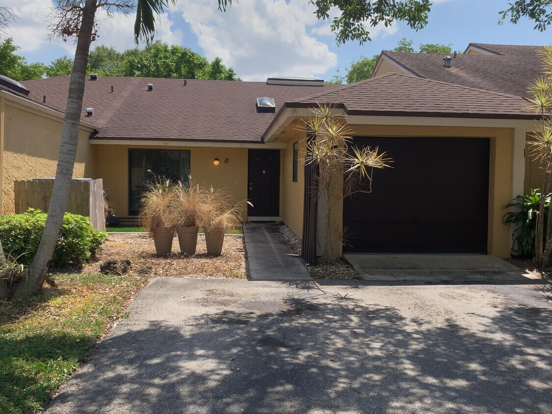 11432 Orange Blossom Ln, Boca Raton, FL 33428 House for Rent in Boca