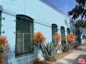 Building Photo - 209 San Juan Ave