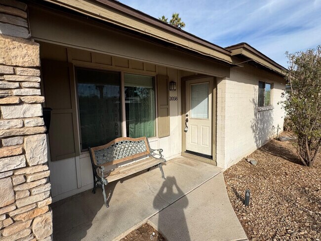 Foto del edificio - 2058 E Fremont Dr
