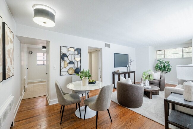 Foto del edificio - The Shelton at Cameron Court