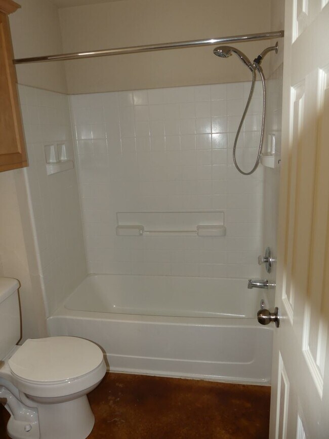 Foto del edificio - PRICE DROP !!