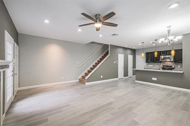 Building Photo - 6000 Reims Rd
