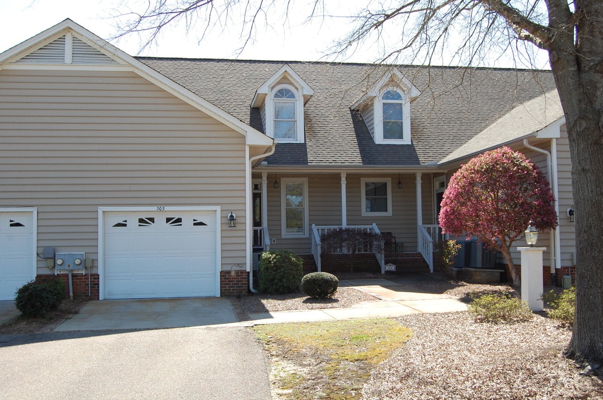 305 Dogwood Landing, Vass, NC 28394 Townhome Rentals in Vass NC