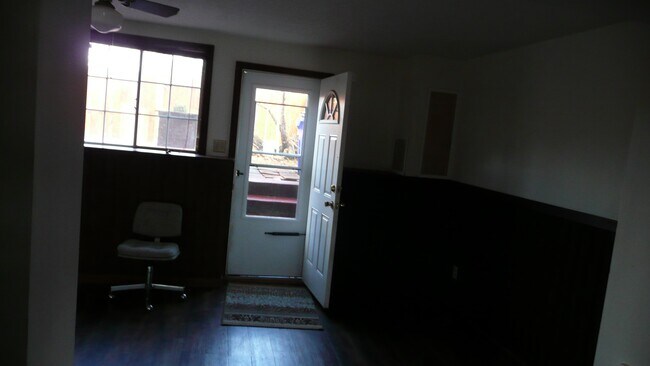 basement walkout - 7176 Glenmeadow Ct