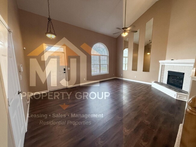 Foto del edificio - Beautiful 4 Bedroom / 3 Bath Home in Olathe