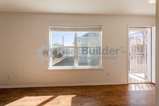 Building Photo - MULTI-309 CORNELL