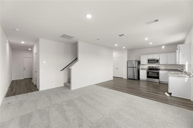 Building Photo - 209 Bradford Dr