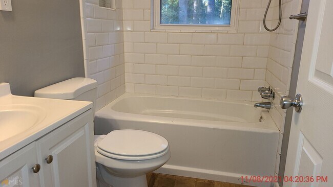 Building Photo - 127 E Mimosa Dr