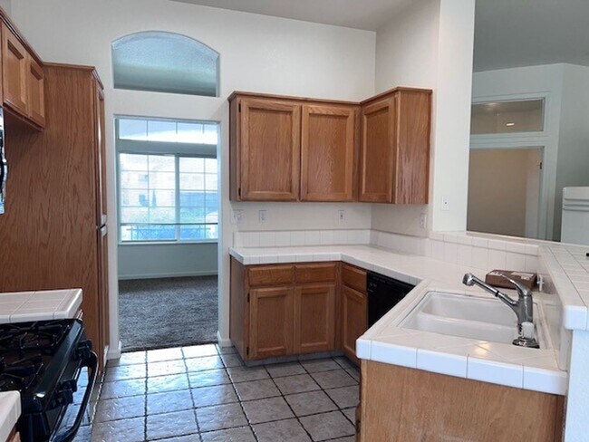 Foto del edificio - Single Story 3 Bedroom 2 Bathroom Home in ...