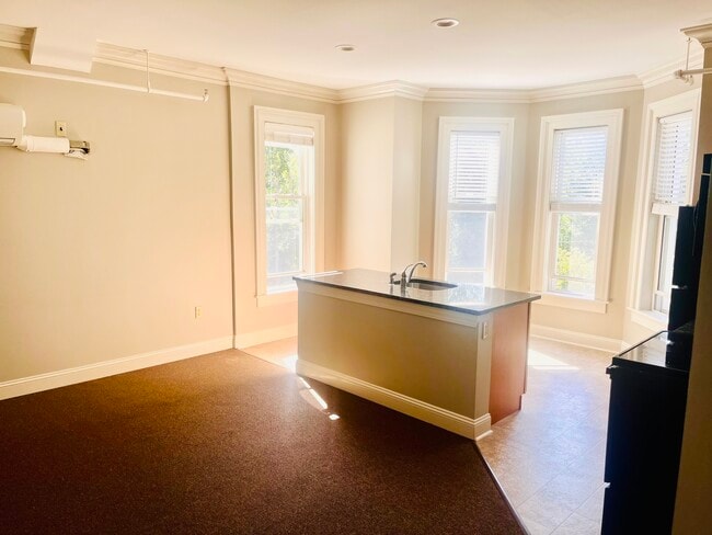 Building Photo - 56 Terrace Ave