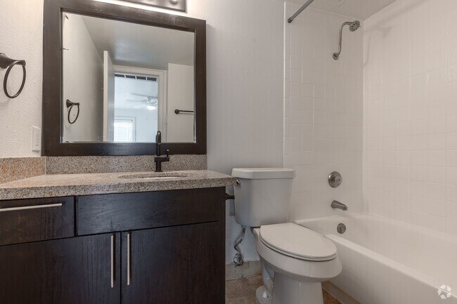 1BR,1BA-590SF-Bathroom - Cityscape Apartments