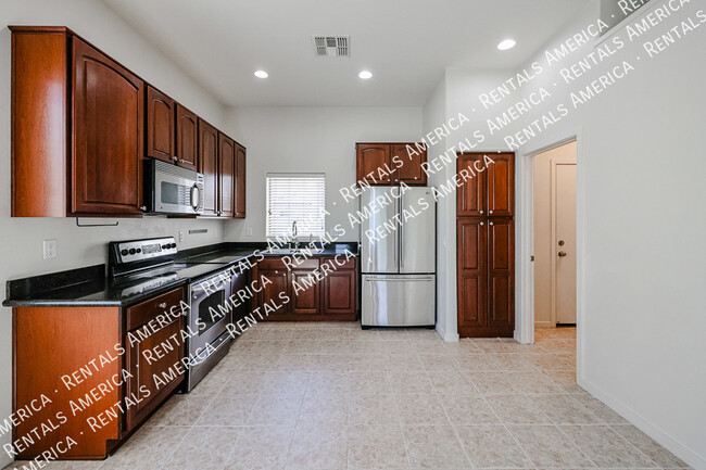 Foto del edificio - 544 N Alma School Rd