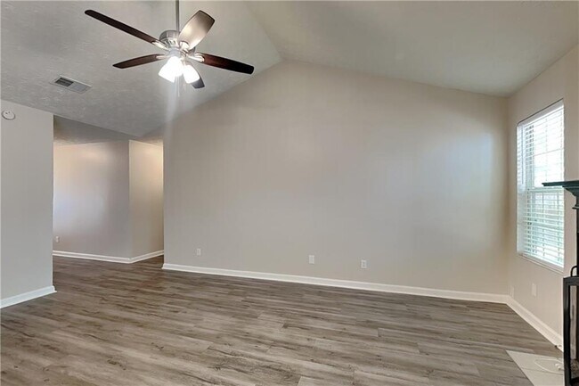 Foto del edificio - 3349 Sentinel Cir