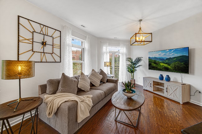 Photo - 1407 S Halsted St House