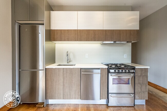 Foto del edificio - 865 Willoughby Ave