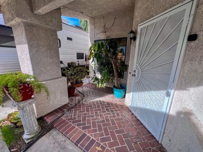 Foto del edificio - 39761 Rustic Glen Dr