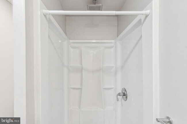 Foto del edificio - 2553 E Somerset St